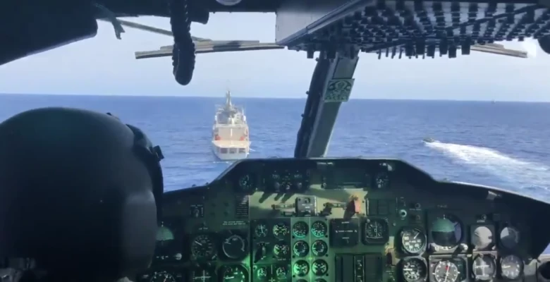 «Καταιγίδα 2019»: Αρματαγωγά του ΠΝ μια ανάσα πριν την απόβαση συνοδεία ελικοπτέρων (βίντεο)